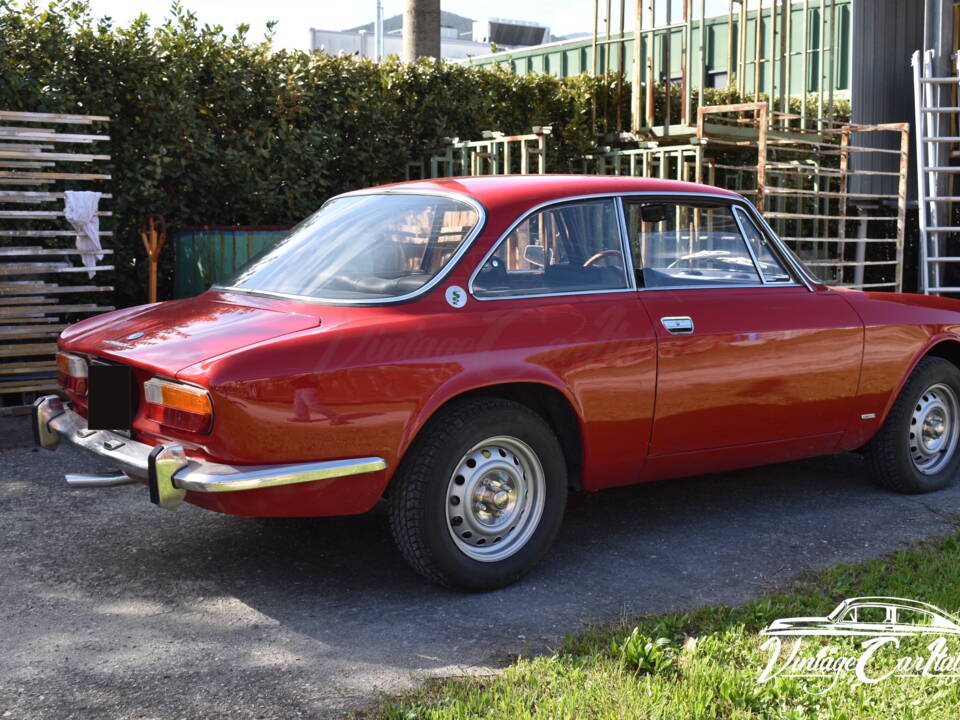 Image 13/42 de Alfa Romeo 2000 GTV (1971)