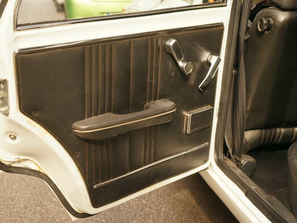 Image 41/100 of Alfa Romeo Giulia Nuova Super 1300 (1977)