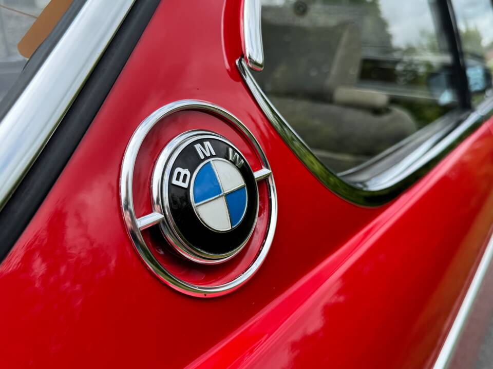 Image 16/73 of BMW 2,5 CS (1975)