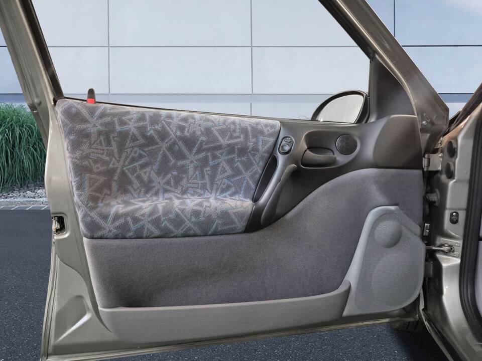 Bild 14/14 von Opel Vectra 1,6 (1996)