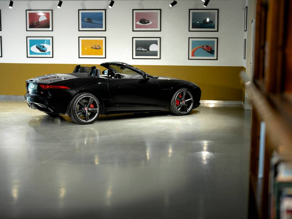 Bild 21/44 von Jaguar F-Type S (2014)