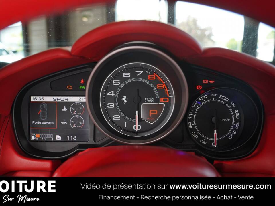 Imagen 26/39 de Ferrari California (2010)