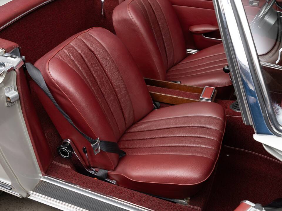 Bild 43/44 von Mercedes-Benz 280 SL (1970)