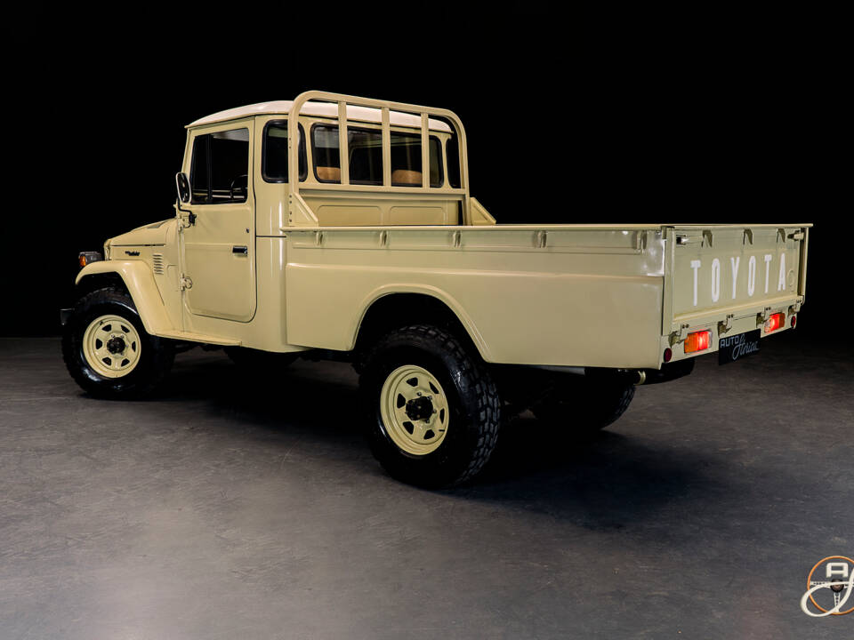 Image 3/21 of Toyota Land Cruiser FJ 45 (1980)