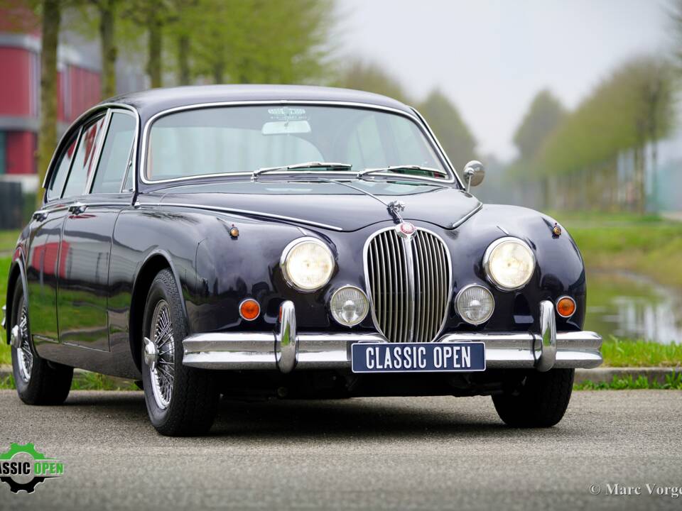 Image 22/42 of Jaguar Mk II 3.8 (1963)
