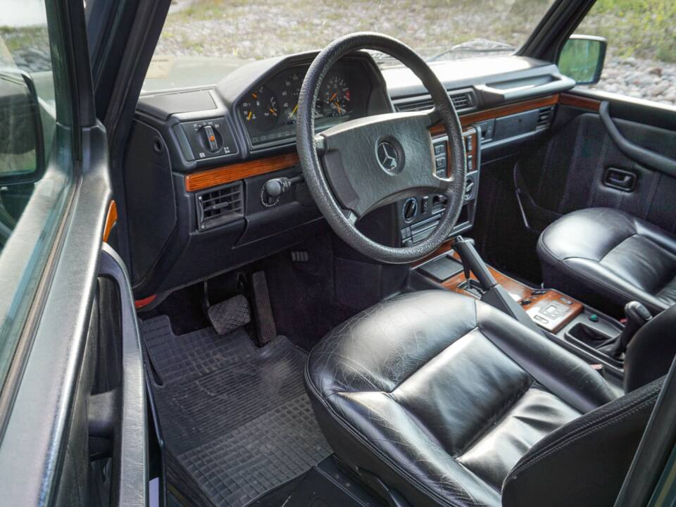 Bild 10/45 von Mercedes-Benz 300 GE (lang) (1991)
