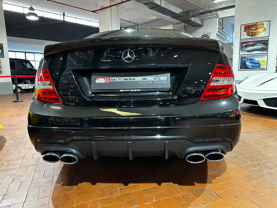 Afbeelding 28/38 van Mercedes-Benz C 63 AMG (2013)