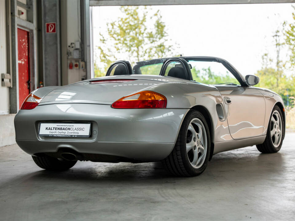 Image 2/28 of Porsche Boxster (1997)