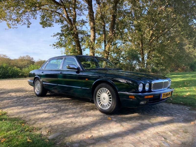 Afbeelding 3/76 van Jaguar XJ12 6.0 (1995)