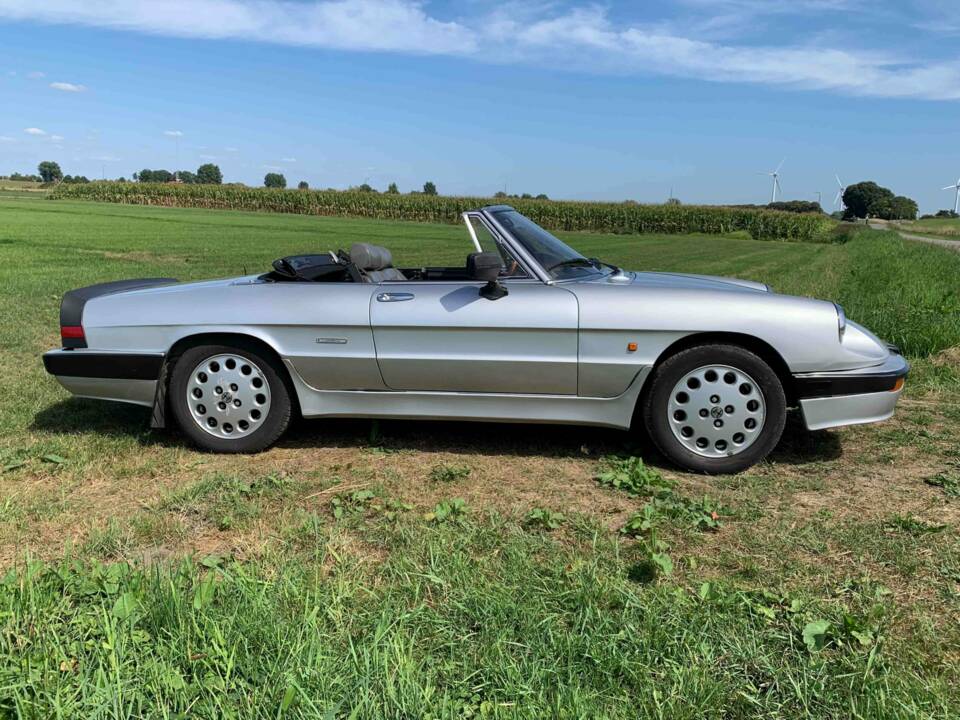 Bild 5/8 von Alfa Romeo 1.6 Spider (1988)