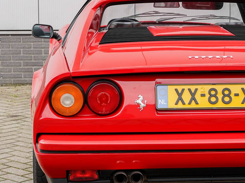 Image 15/30 of Ferrari 328 GTS (1989)