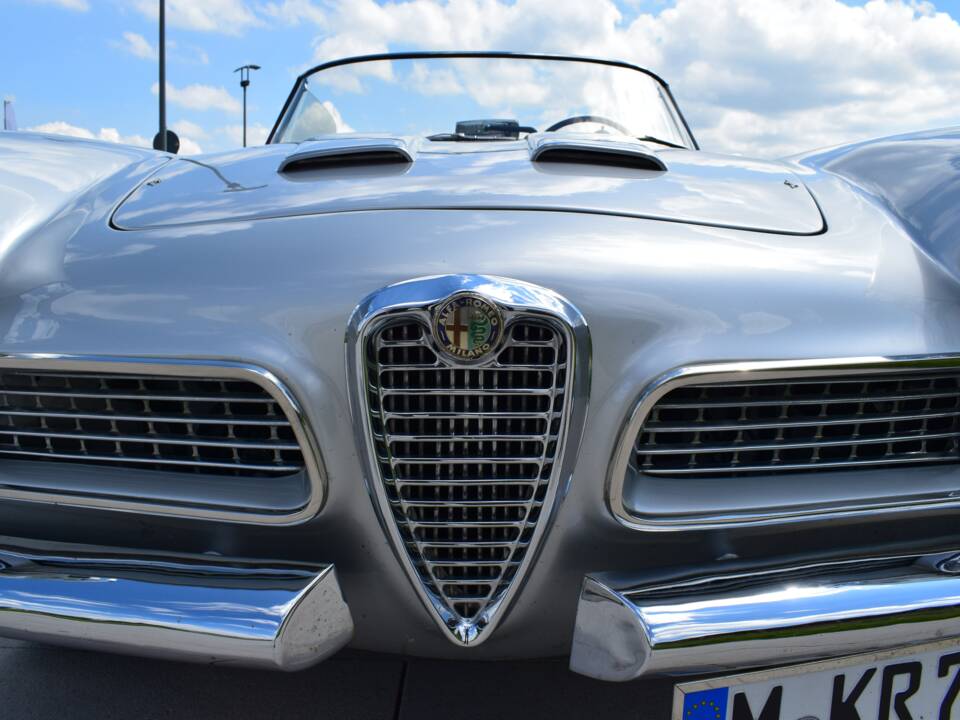 Image 12/18 de Alfa Romeo 2000 Spider (1960)