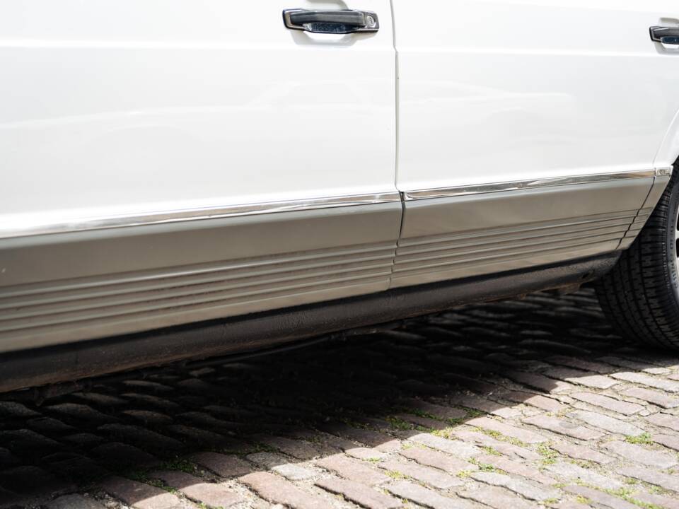 Image 41/50 of Mercedes-Benz 500 SEL (1984)