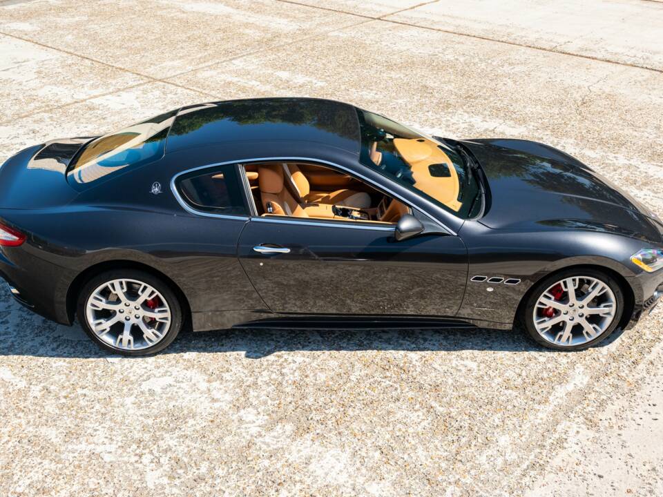 Bild 6/37 von Maserati GranTurismo S (2010)
