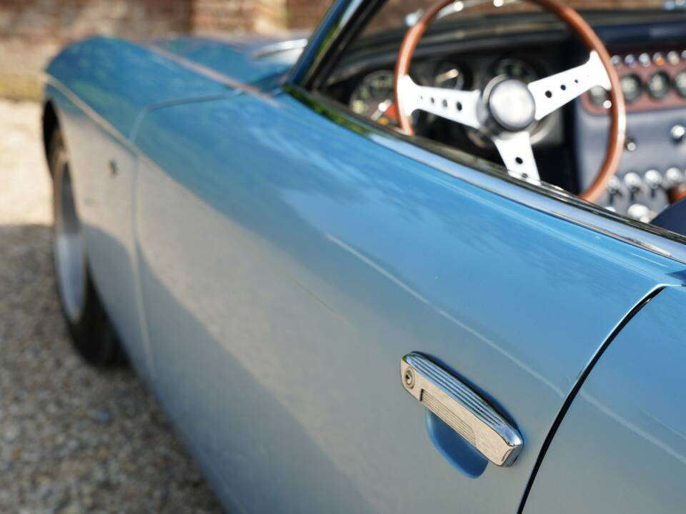 Image 21/50 de Lamborghini 400 GT (1967)