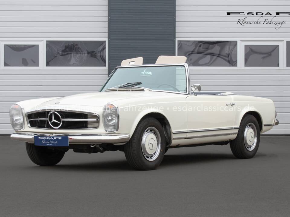 Afbeelding 2/31 van Mercedes-Benz 230 SL (1967)