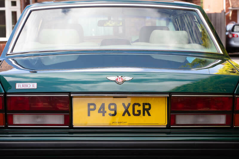 Image 40/50 of Bentley Turbo R lang (1996)