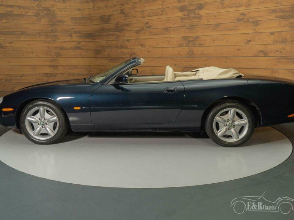 Immagine 4/19 di Jaguar XK8 4.0 (1997)