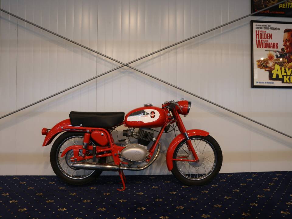 Image 2/26 of Gilera Giubileo 100 (1900)