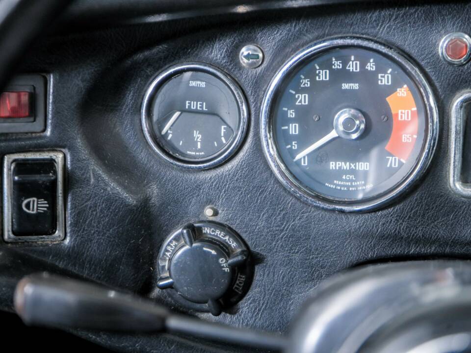 Bild 20/50 von MG MGB GT (1968)