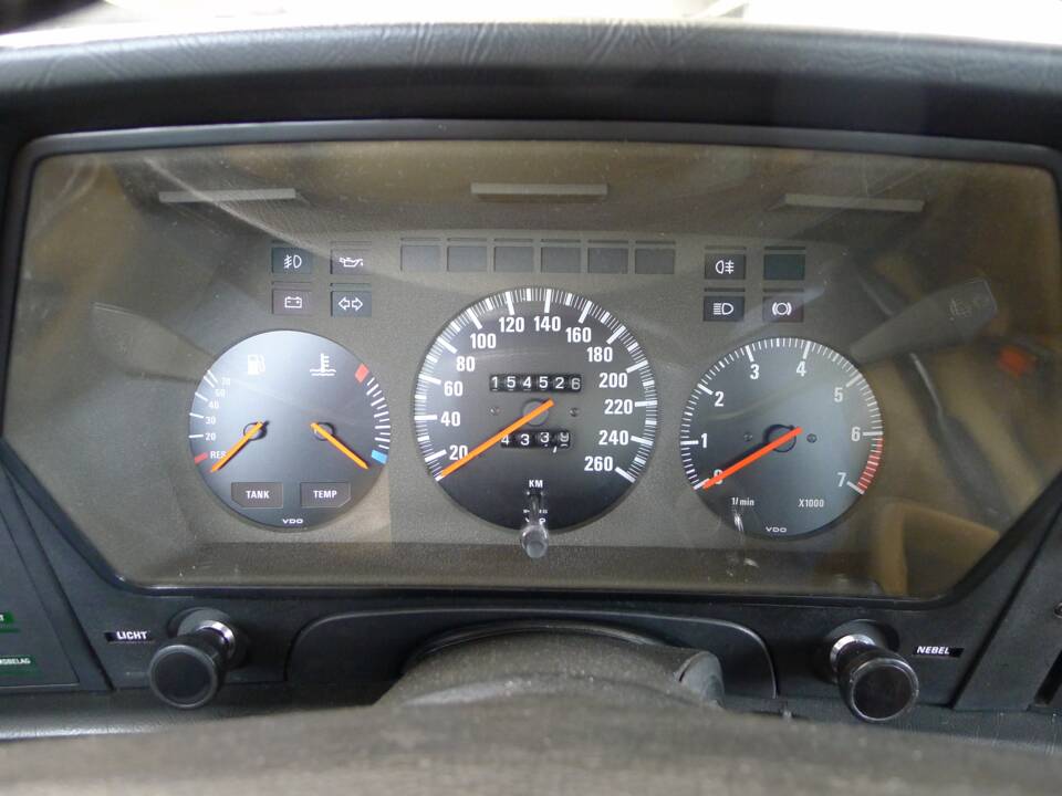 Image 42/46 of BMW 635 CSi (1978)