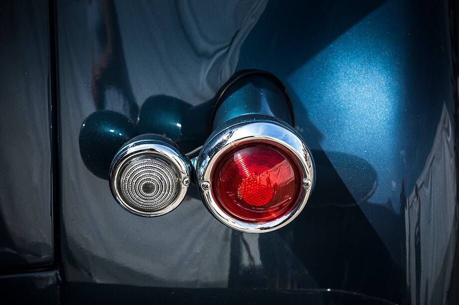 Image 12/12 of Pontiac Chieftain Sedan Delivery (1951)