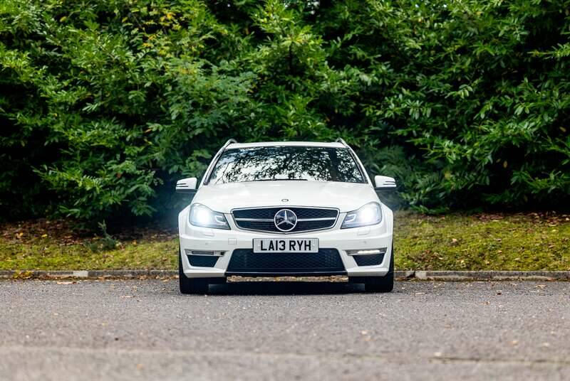 Image 10/50 of Mercedes-Benz C 63 AMG T (2013)