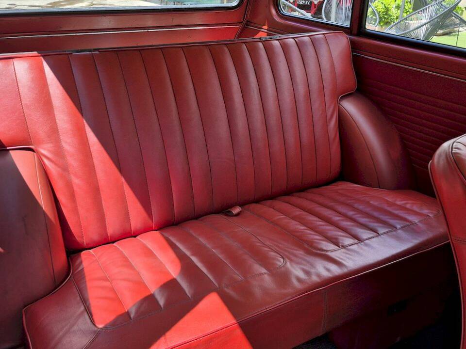 Image 45/63 of Ford Anglia (1965)