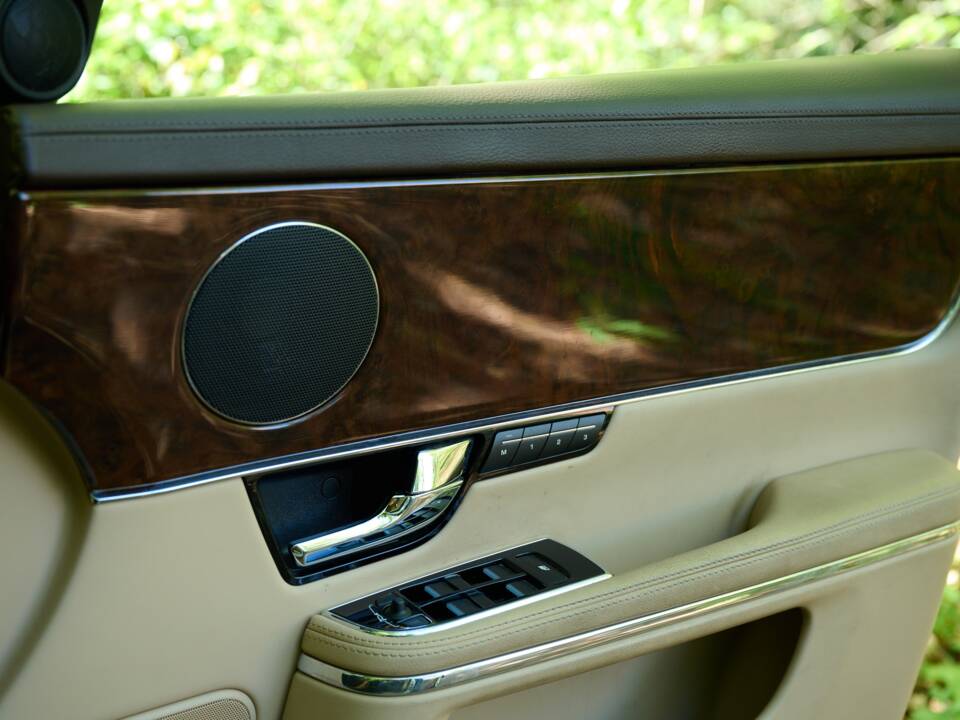 Image 50/50 of Jaguar XJ 5.0 (2012)