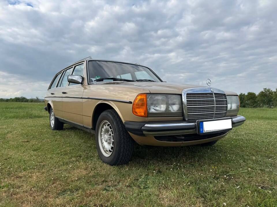 Immagine 5/13 di Mercedes-Benz 280 TE (1982)