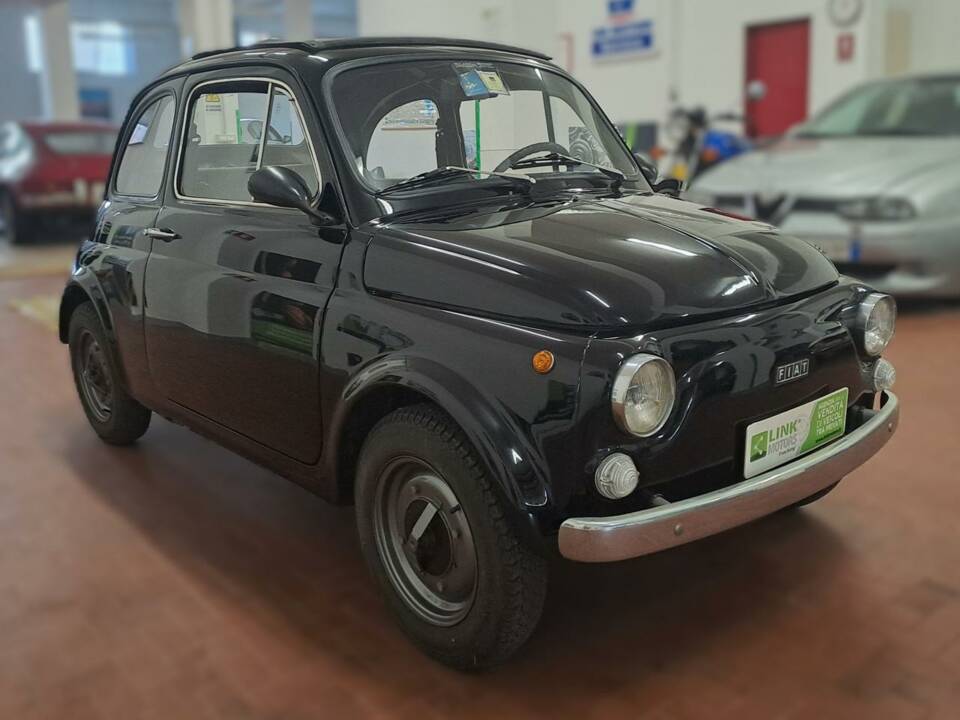 Image 6/31 of FIAT 500 L (1971)