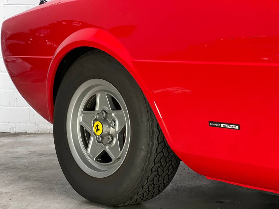 Image 23/37 de Ferrari Dino 308 GT4 (1976)