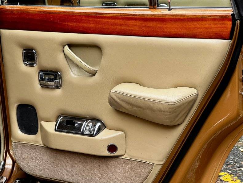Image 44/50 of Bentley T 2 (1977)