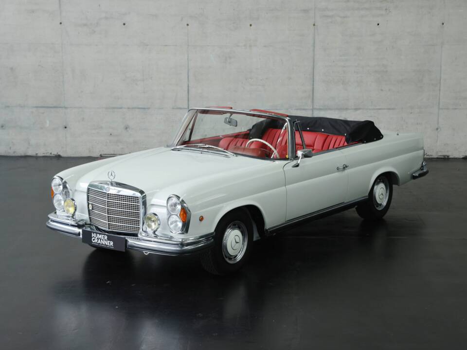 Image 19/50 of Mercedes-Benz 280 SE 3,5 (1969)