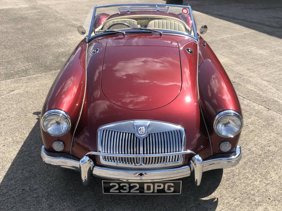 Image 1/12 of MG MGA 1500 (1957)