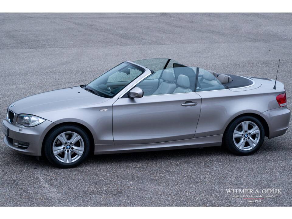 Image 3/33 de BMW 118i (2010)