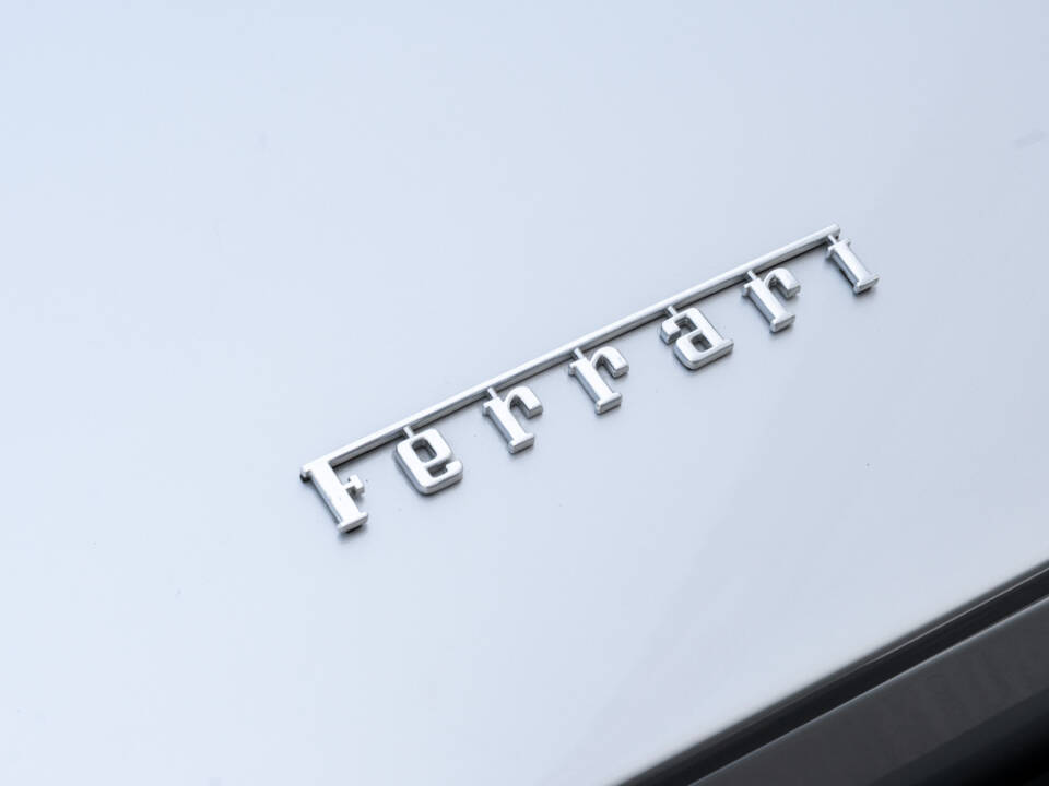 Image 25/69 of Ferrari 365 GT 2+2 (1969)