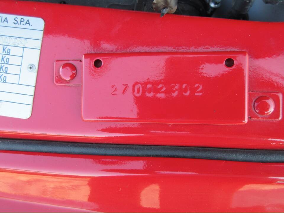 Image 28/32 of Alfa Romeo SZ (1990)
