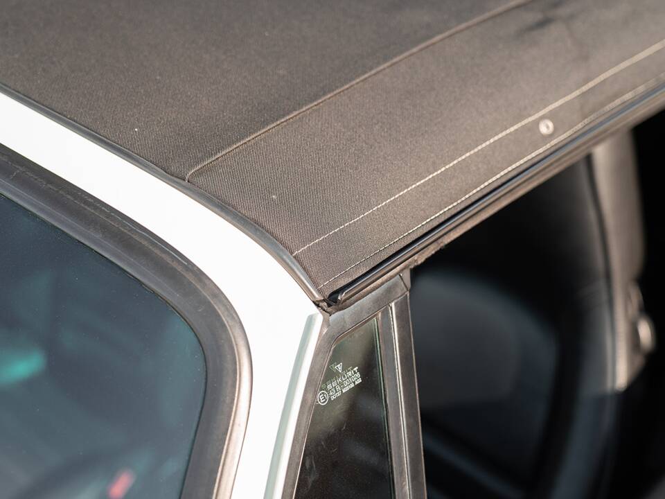 Image 46/48 of Porsche 911 Carrera 4 (1992)