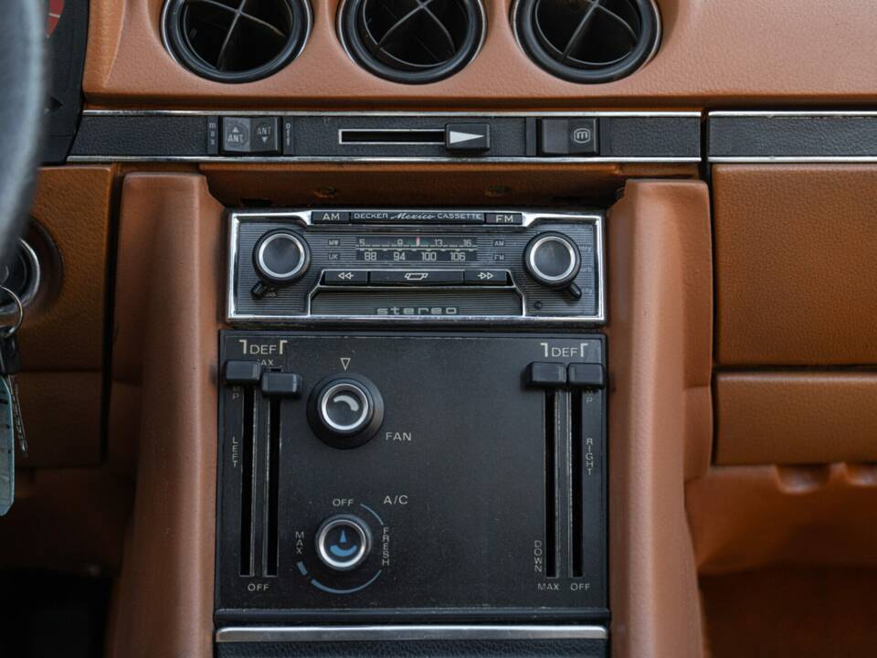 Image 42/50 de Mercedes-Benz 450 SL (1977)