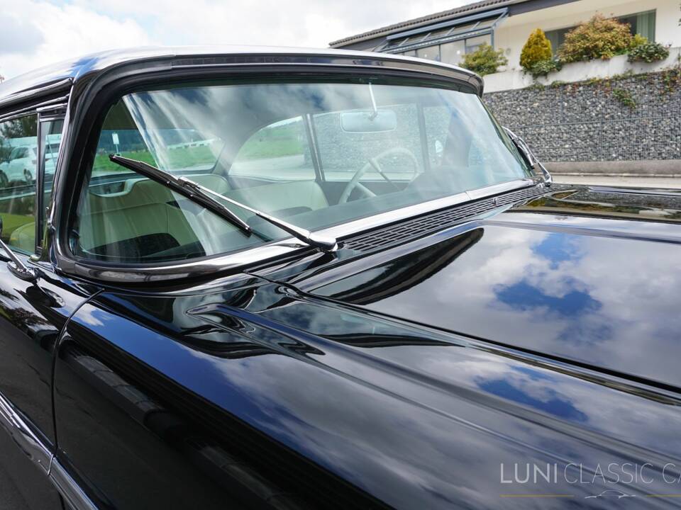 Image 37/77 of Ford Fairlane 500 Club Victoria (1958)