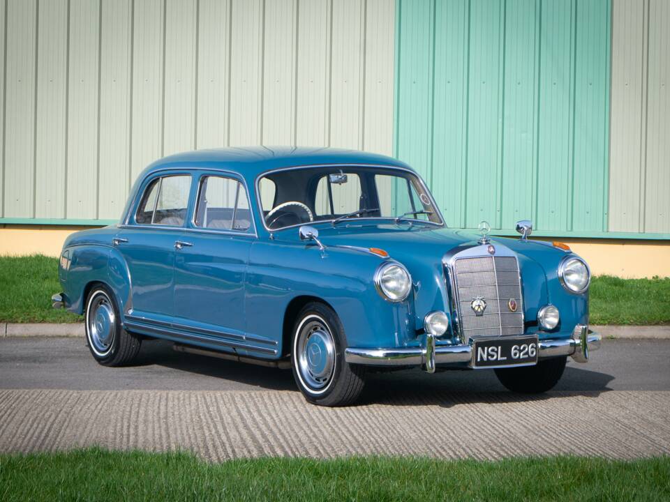 Bild 8/31 von Mercedes-Benz 220 a (1955)