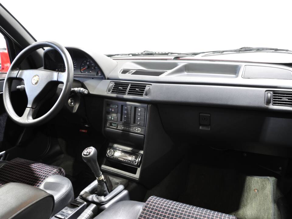 Imagen 19/30 de Alfa Romeo 155  2.0 Q4 4x4 (1992)