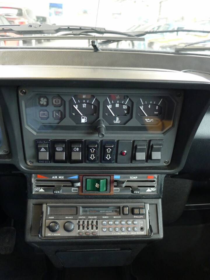 Bild 4/42 von Alfa Romeo GTV6 3.0 (1985)