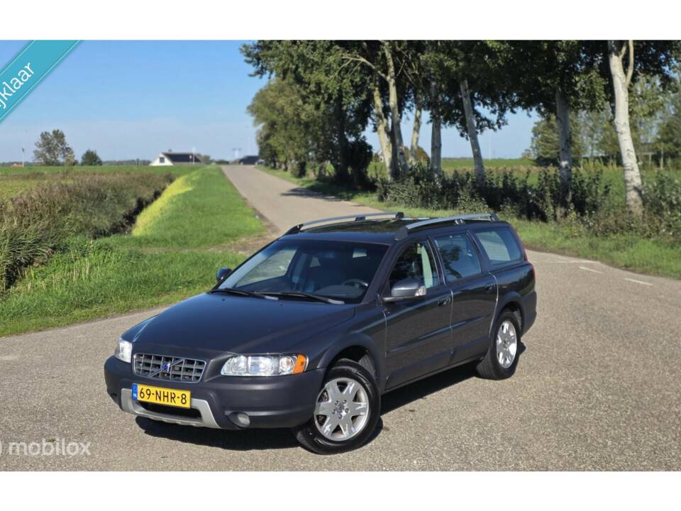 Bild 2/34 von Volvo XC70 2.5T AWD (2006)