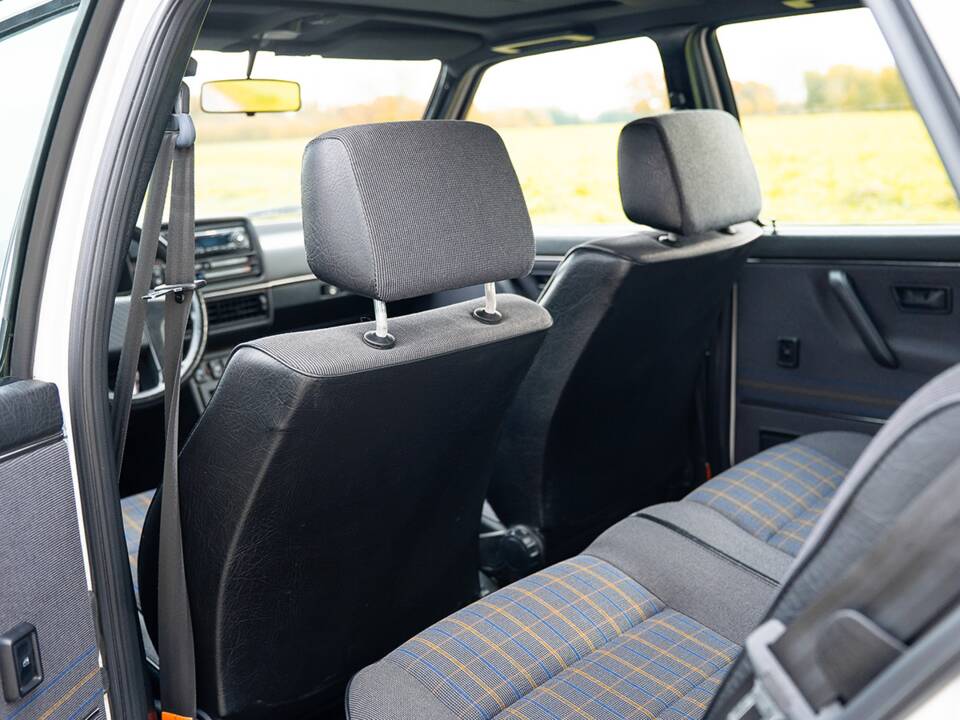Image 26/48 de Volkswagen Golf Mk II GTi 16V 1.8 (1990)