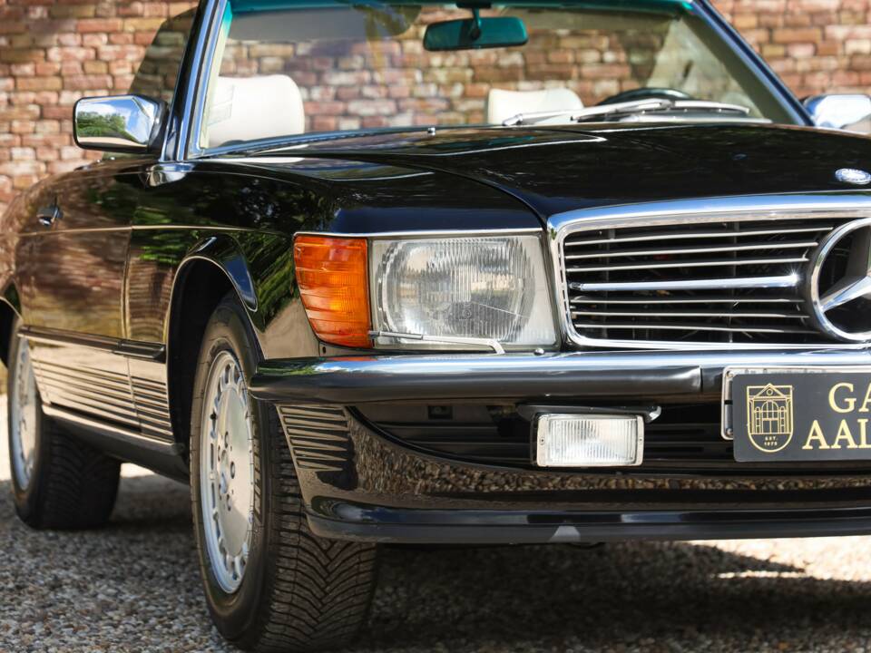 Image 32/50 de Mercedes-Benz 420 SL (1986)
