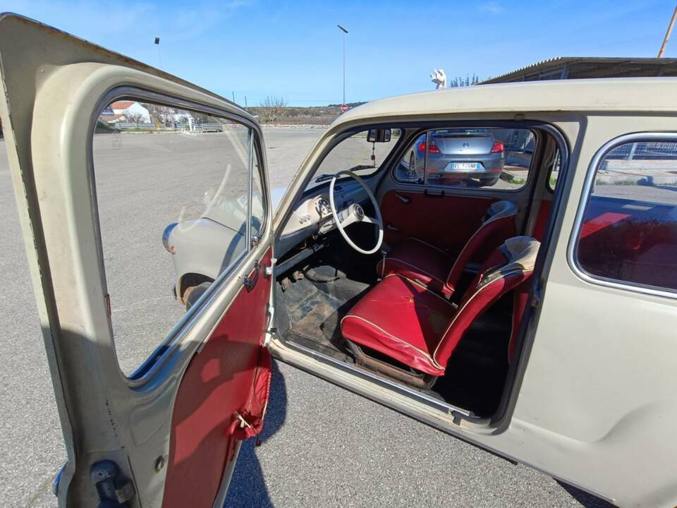 Image 21/44 of FIAT 600 D (1967)