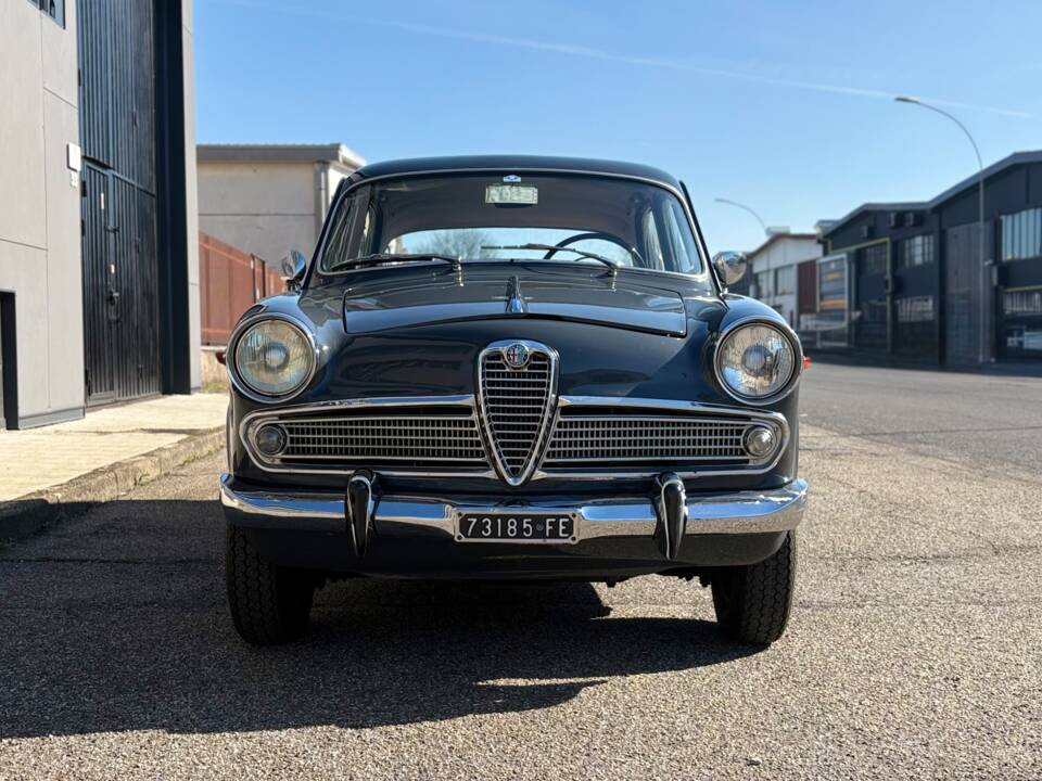 Image 2/25 of Alfa Romeo Giulietta TI (1961)