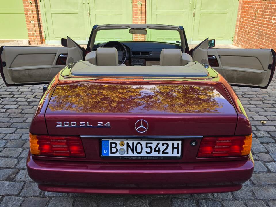 Image 27/100 of Mercedes-Benz 300 SL-24 (1991)